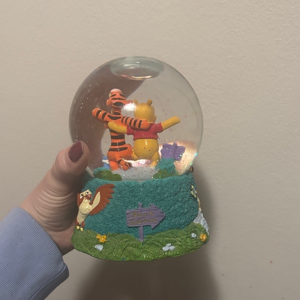 Winnie Pooh Musical Snow Globe Resin 3 Legged Race 6" Disney Collectible Works - Picture 5 of 7